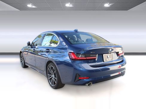 Used 2022 BMW 330i xDrive 330i xDrive image 3