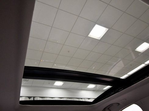 Used 2025 Nissan Murano Platinum w/ Cargo Package image 16