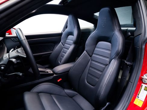 Used 2026 Porsche 911 Carrera GTS RWD image 18