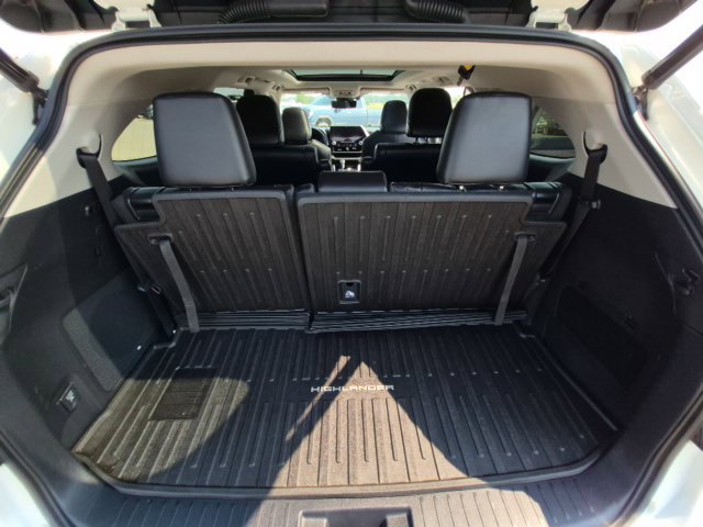 Used 2020 Toyota Highlander Platinum AWD/4WD image 22