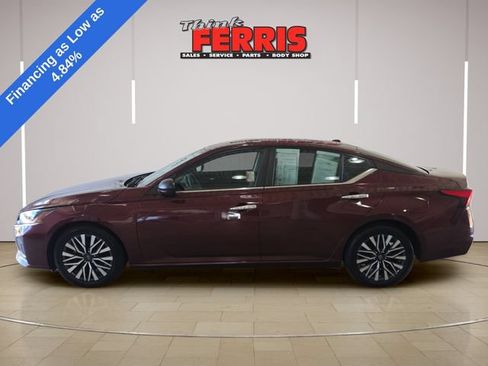 Used 2024 Nissan Altima 2.5 SV FWD image 8