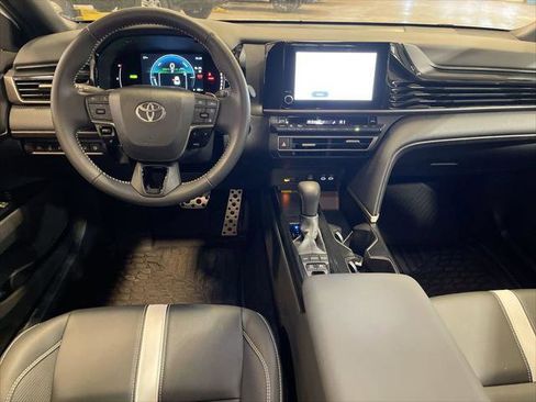 Certified 2025 Toyota Camry SE image 9