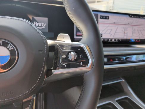 Used 2023 BMW 760i xDrive AWD/4WD image 19