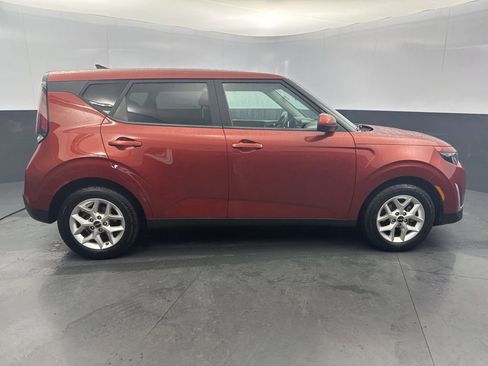Used 2023 Kia Soul LX w/ LX Technology Package image 6