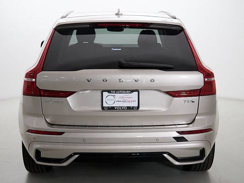 Certified 2025 Volvo XC60 T8 Plus w/ Protection Package Premier AWD/4WD image 8