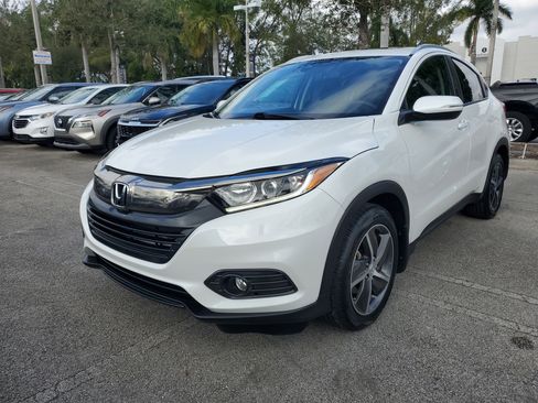 Used 2021 Honda HR-V EX-L image 3