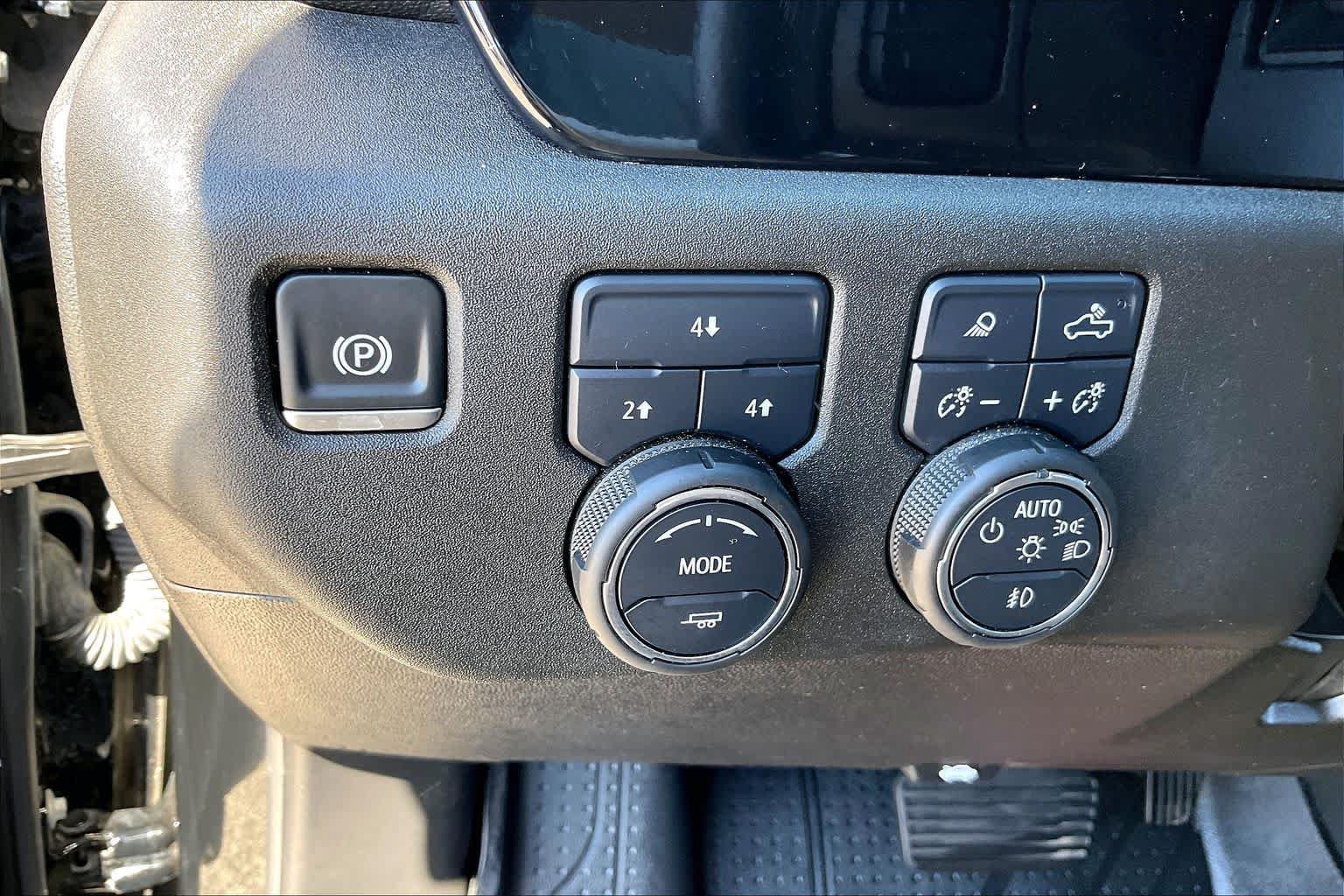 Used 2025 Chevrolet Silverado 2500 LT w/ Trail Boss Package AWD/4WD image 13