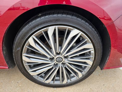 Used 2023 Nissan Altima 2.5 SL FWD image 7