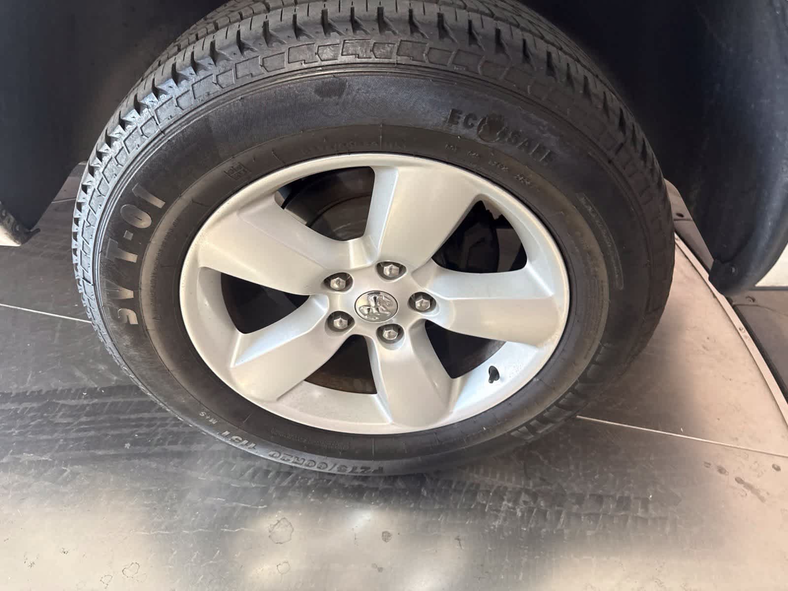 Used 2016 RAM 1500 Express RWD image 9