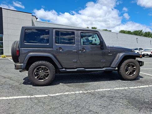 Used 2016 Jeep Wrangler Unlimited Sahara AWD/4WD image 7