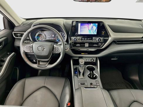 Certified 2026 Toyota Highlander XLE AWD/4WD image 23