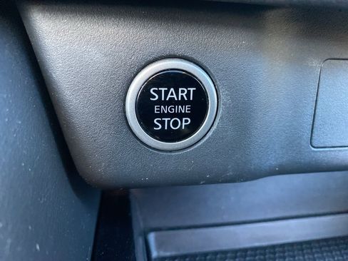 Used 2023 Nissan Rogue SL image 31