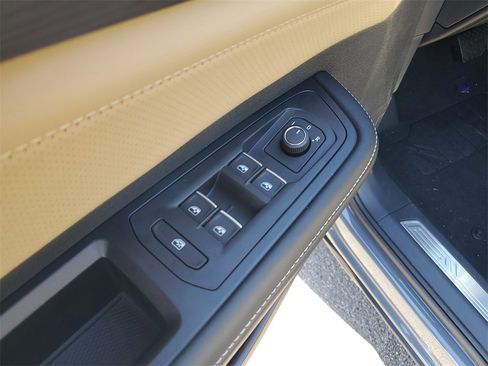 New 2026 Volkswagen Atlas Cross Sport SE image 19