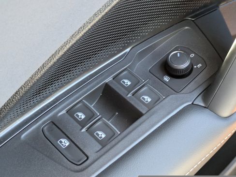 New 2026 Volkswagen Tiguan SE R-Line AWD/4WD image 26