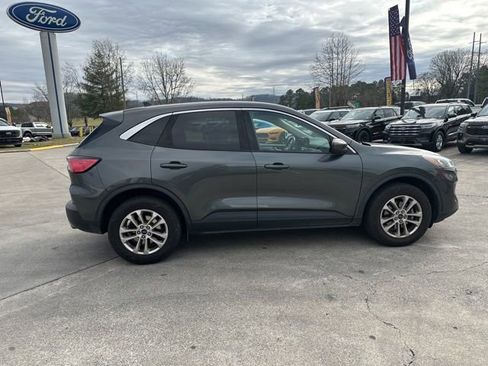 Used 2020 Ford Escape SE image 11