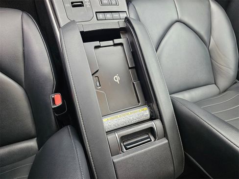 Used 2021 Toyota Highlander XLE image 31