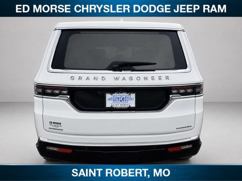 Used 2023 Jeep Grand Wagoneer L Series III AWD/4WD image 3