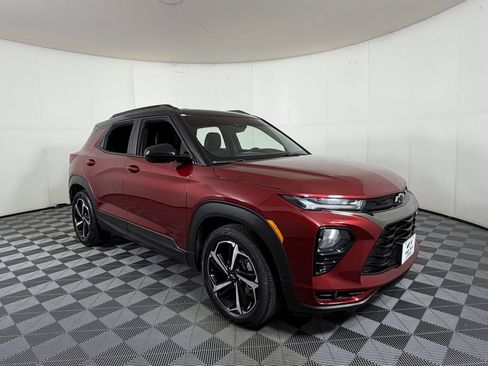 Used 2023 Chevrolet TrailBlazer RS w/ Sun and Liftgate Package FWD image 1