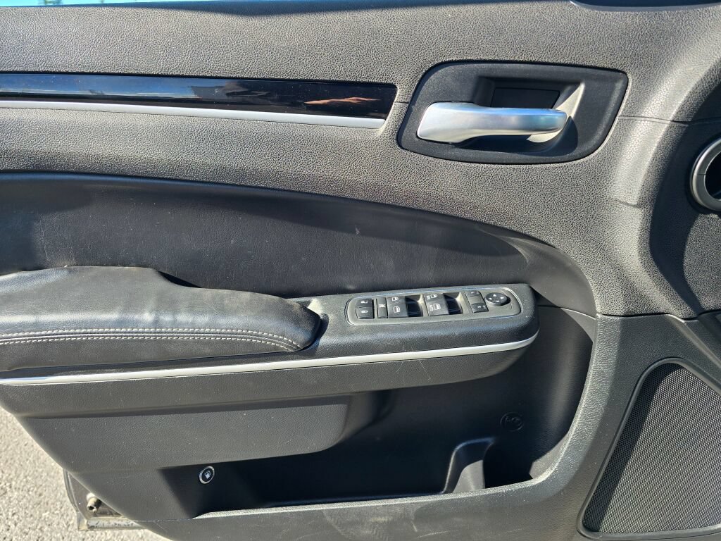 Used 2019 Chrysler 300 S RWD image 17