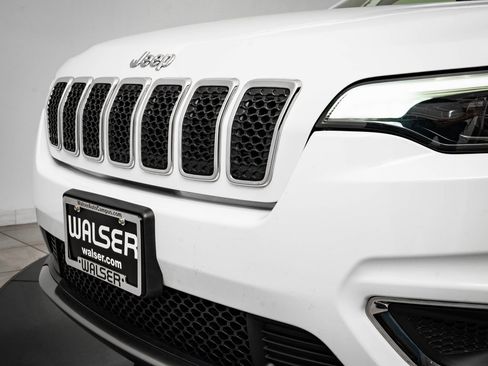 Used 2019 Jeep Cherokee Limited image 3