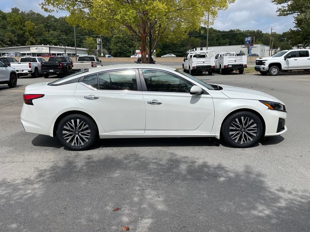 Used 2023 Nissan Altima 2.5 SV FWD image 8