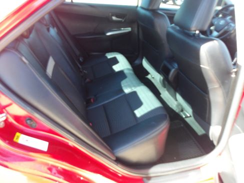 Used 2014 Toyota Camry SE image 8