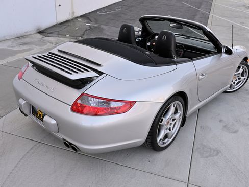 Used 2005 Porsche 911 Carrera S RWD image 35