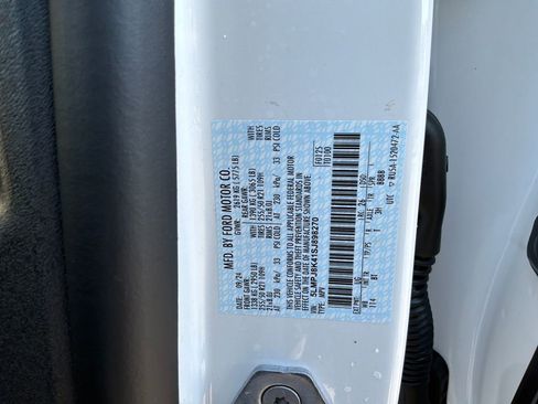 Used 2025 Lincoln Nautilus Reserve image 12