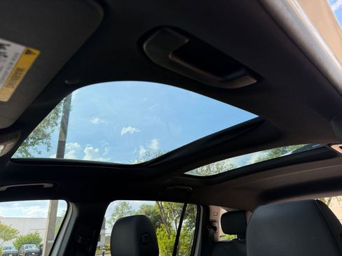 Used 2025 Mercedes-Benz GLB 250 4MATIC image 31