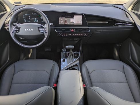Used 2025 Kia Niro EX image 15