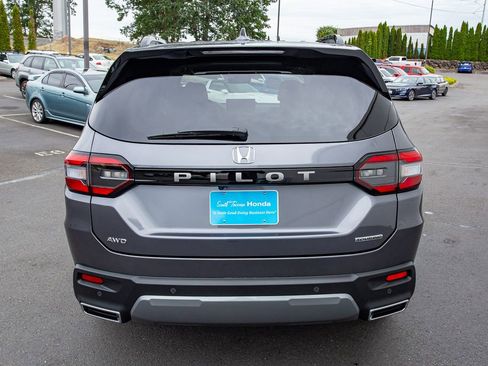 New 2026 Honda Pilot Touring image 7