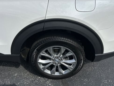 Used 2023 Ford Explorer XLT w/ Equipment Group 202A image 33