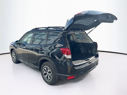 Used 2023 Subaru Forester Premium image 5