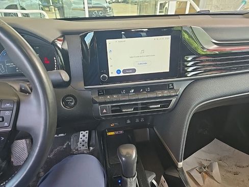 Used 2025 Toyota Camry SE FWD image 8
