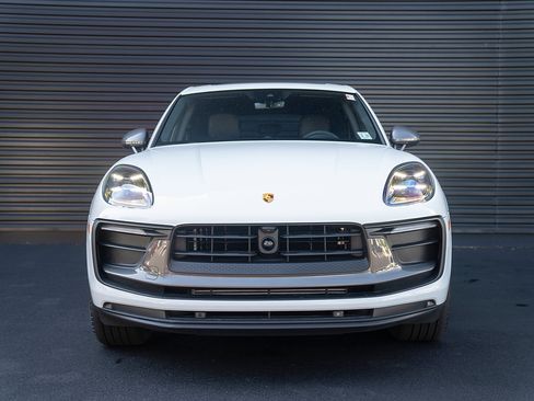 Certified 2026 Porsche Macan Turbo AWD/4WD image 27