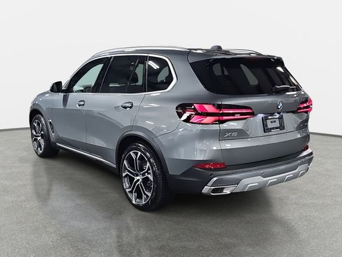 New 2026 BMW X5 sDrive40i w/ Climate Comfort Package image 7
