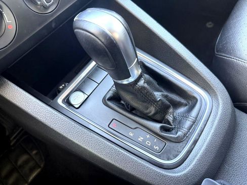 Used 2018 Volkswagen Jetta SE image 16