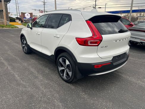 Used 2023 Volvo XC40 B5 Ultimate w/ Climate Package image 7