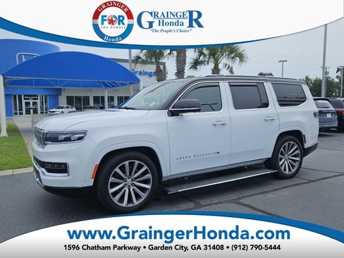 Used 2023 Jeep Grand Wagoneer Series II AWD/4WD image 1