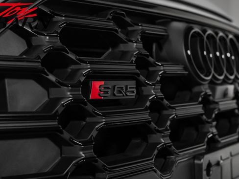 Used 2024 Audi SQ5 Prestige image 10