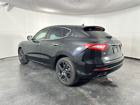 Used 2019 Maserati Levante image 9