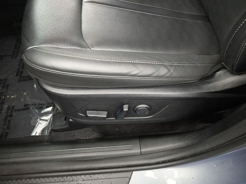 Used 2025 Kia Sorento S FWD image 15