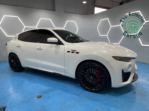 Used 2021 Maserati Levante Trofeo AWD/4WD image 2