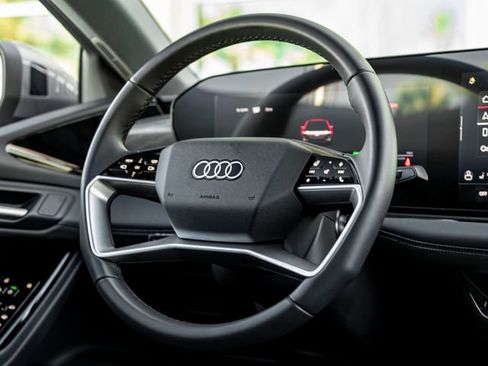 Used 2025 Audi A6 e-tron Premium Plus w/ Premium Plus AWD/4WD image 21
