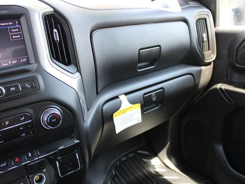Used 2025 Chevrolet Silverado 2500 W/T w/ WT/CX Safety Package AWD/4WD image 31