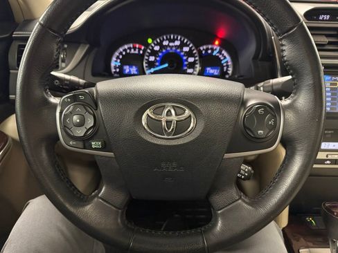 Used 2013 Toyota Camry XLE w/ Leather Pkg image 11