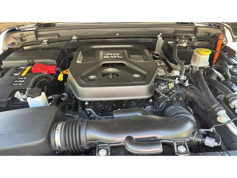 Used 2021 Jeep Wrangler Unlimited Rubicon 4xe w/ Steel Bumper Group AWD/4WD image 43