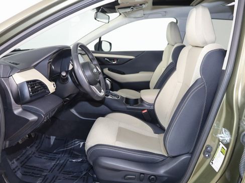 Used 2025 Subaru Outback Premium image 12