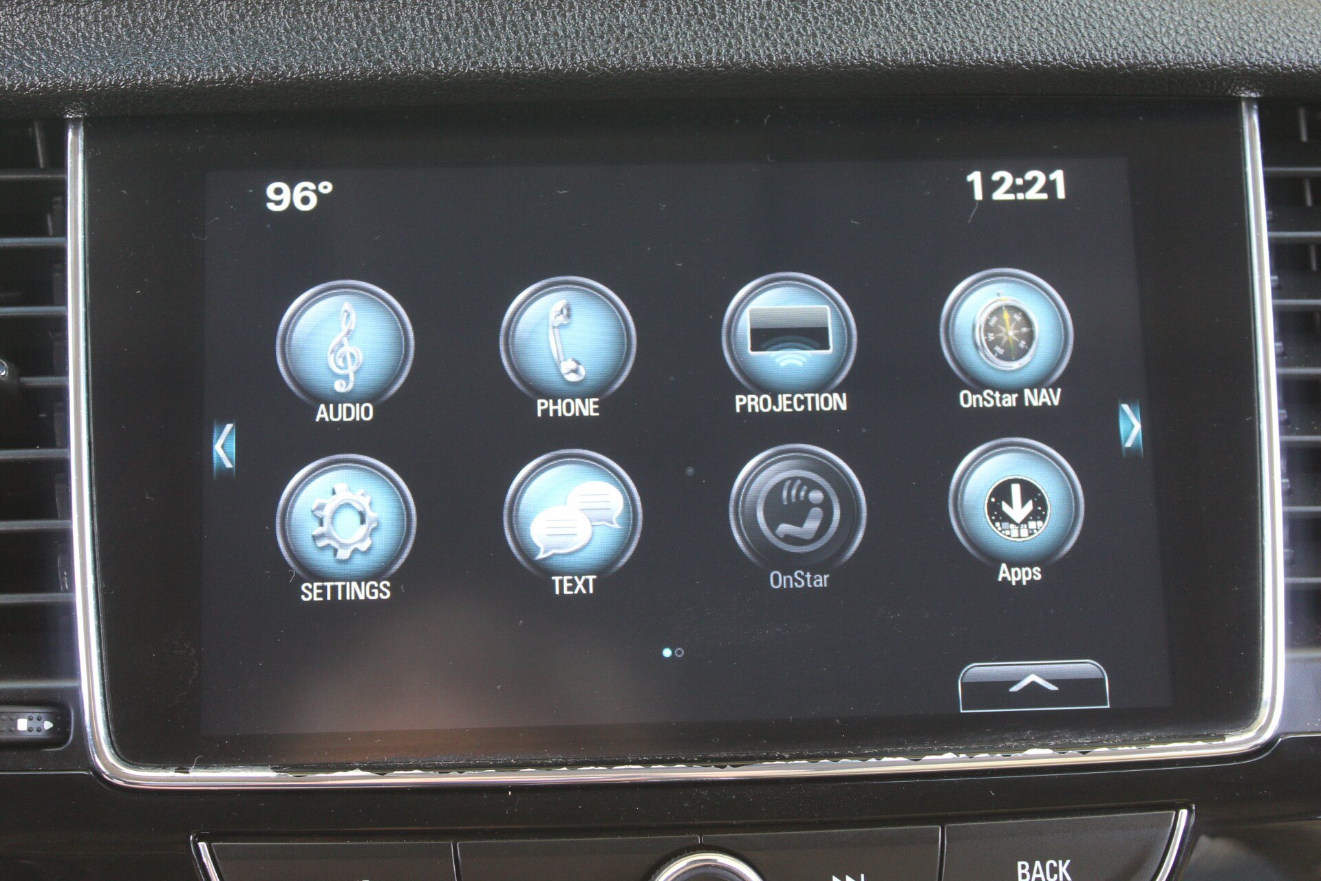 Used 2019 Buick Encore Essence w/ Safety Package II AWD/4WD image 39