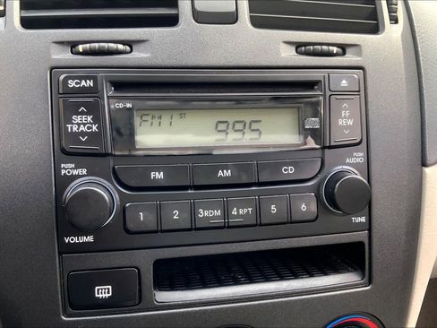 Used 2005 Kia Spectra LX image 26